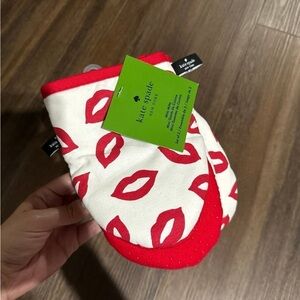 Kate Spade Valentines Oven Mitts